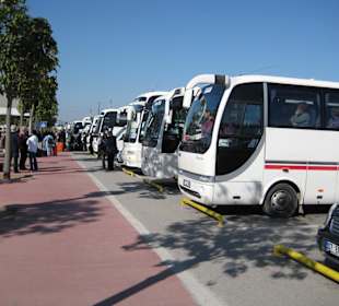 Bus – „Flotte“ auf dem Flughafen von Antalya