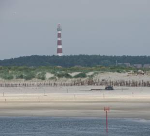 Strand bij Hollum op ca 1.500 m afstand