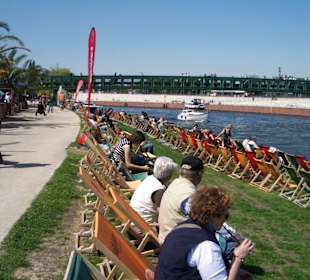 Spreestrand mitten in Berlin