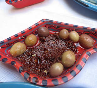 Oliven mit Harissa