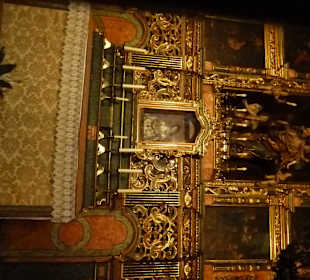 Einer der vielen Altäre 