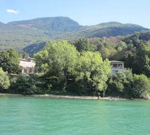 Abtei Piona vom Wasser aus