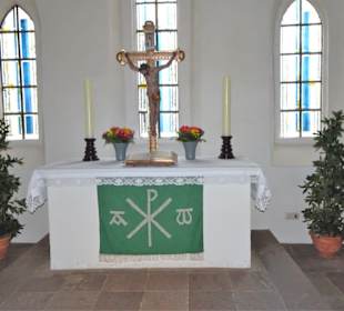 Altar in der St.-Laurentius-Kirche Hasbergen