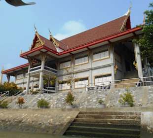 Flußfahrt um die Insel