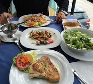 Essen im Restaurant an der Promenade