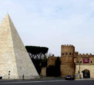 Cestius-Pyramide an der aurelianischen Mauer