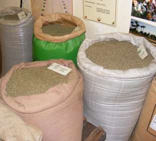 Säcke mit verschiedenen Gewürzen