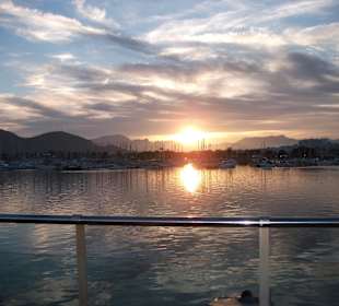 Sonnenuntergang am Hafen