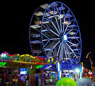 Der Luna-Park bei Tag und Nacht