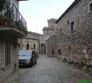 Straßenbild in Montalbano Elicona