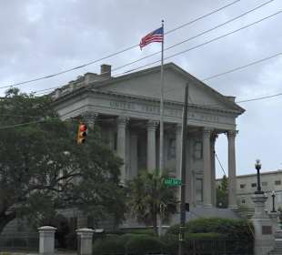 Siehe Inschrift am Giebel