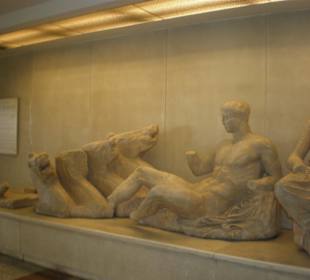 In der U-Bahn fängt schon die Antike an