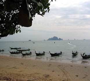 Ao Nang Strand mit Longtailboote