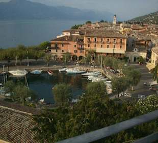 Hafen von Torri del Benaco