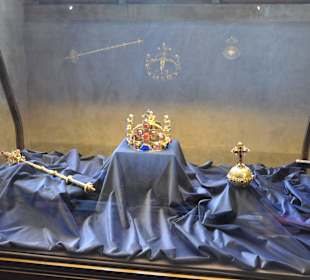 INSYGNIA KRÓLEWSKIE HRADCZANY