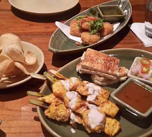 Satee Spieße & Prawn cakes