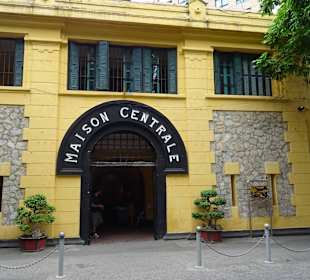Eingang zum Hanoi Hilton