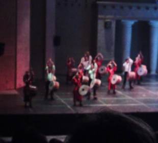 Tänzer mit Trommeln