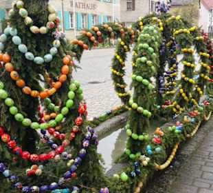 Osterbrunnen in Ottensoos