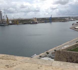 Saluting Battery