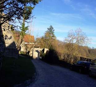 Zufahrt zur Burg