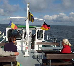 Auf dem Schiff nach Waren