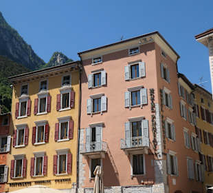 An der Piazza III Novembre in Riva del Garda