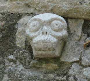 Gut erhaltene Maske in Coba