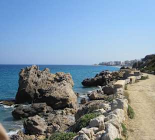 Spaziergang am Felsenstrand in Rhodos!