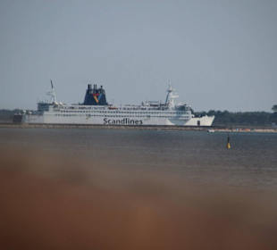Anfahrt auf Warnemünde