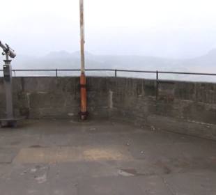 Entlang der Festungsmauer