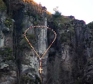 Das beleuchtete Kreuz