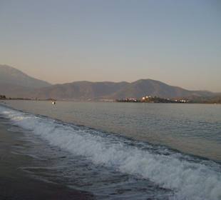 morgens um 8:00 am Strand von Calis