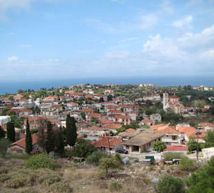 Blick von der Festung auf Kastro