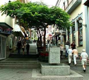 Blick von der Plaza des Charco zur Calle Quintana