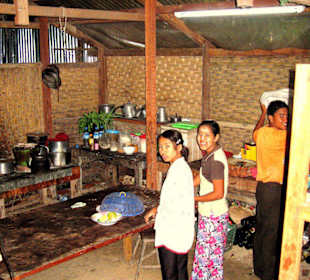 Die ganze Familie kocht und brät !