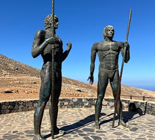 Bronzestatuen von Ayose und Guize