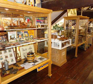 Gang durch die Ausstellung des Museums