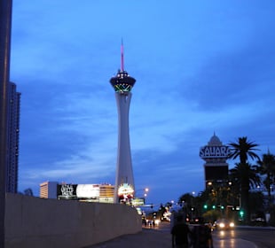 Unser Hotel im Hintergrund 