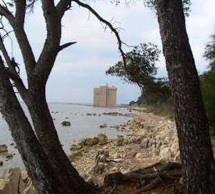 Fluchtburg des Klosters auf Saint Honorat