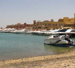 El Gouna Marina - Blick zum Ocean View Hotel 