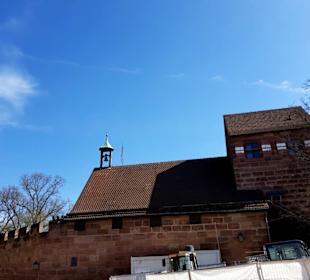 Vor der Hauptburg