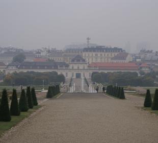Garten und Blick auf das untere Schloss