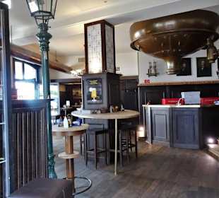 In den Gasträumen "Im Goldenen Ring"