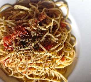 Spaghetti mit Öl und Pfeffer im Papa´s
