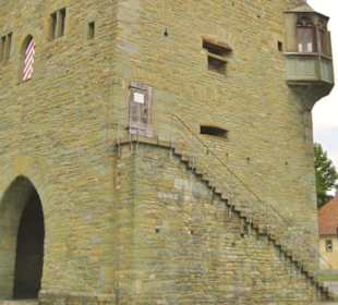 Treppe zum Museum / einer der beiden Erker