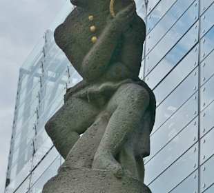 Der Eulenspiegelbrunnen am Alten Markt