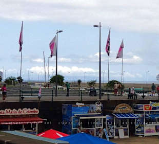 Das Kreuzfahrtschiff Costa Magica verläßt Funchal.
