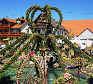 Der berühmte Osterbrunnen Bieberbach