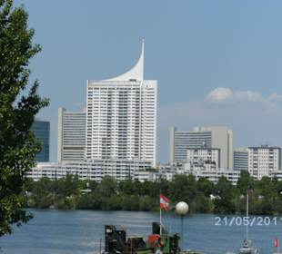 Die Skiline entlang der Donau